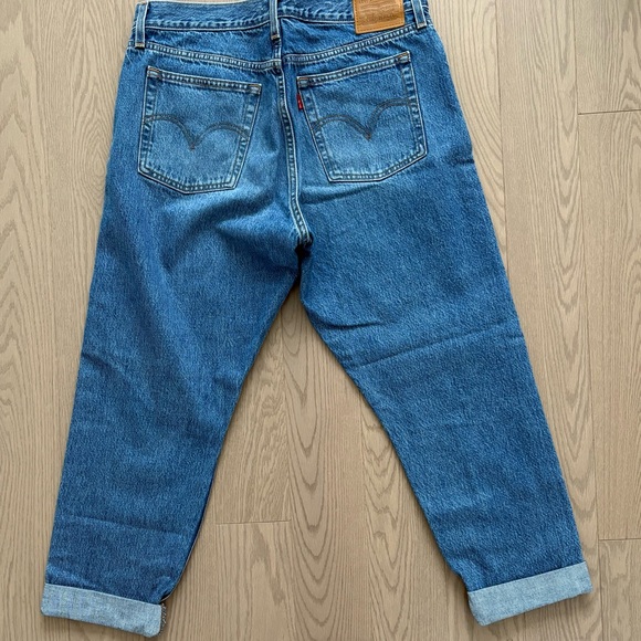 New women Levi’s jeans - Picture 2 of 2